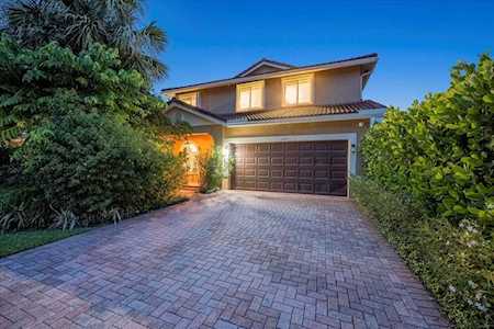 124 Bellezza Terrace Royal Palm Beach, FL 33411
