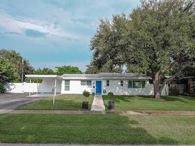 733 Alamanda Drive North Palm Beach, FL 33408