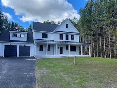 7 Sandy Point Rd Stratham, NH 03885
