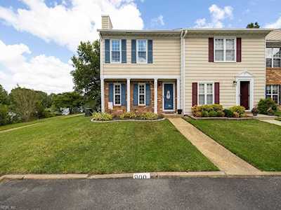 900 Spinnaker Ct Chesapeake, VA 23320