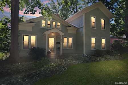315 E Washington St Howell, MI 48843