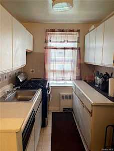 160 Ravine Avenue #1D Yonkers, NY 10701