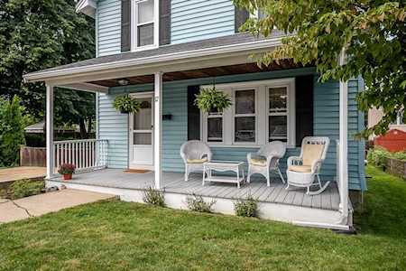 17 Bayard St Dedham, MA 02026