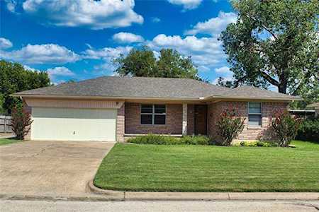 1406 N Morris Street McKinney, TX 75069