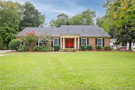 2711 Mirror Lake Dr Fayetteville, NC 28303