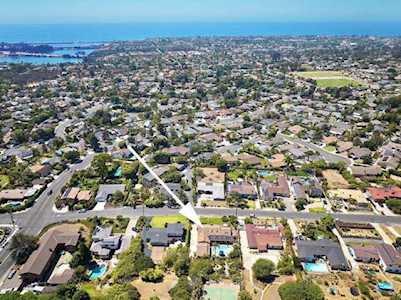 4080 Sunnyhill Dr Carlsbad, CA 92008