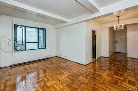 1605 Metropolitan Avenue #8A Bronx, NY 10462