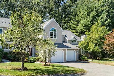 19 Bishops Forest Dr #19 Waltham, MA 02452