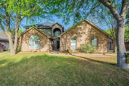 300 Flagstone Drive Burleson, TX 76028