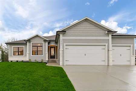 1721 SW 27th St Lees Summit, MO 64082