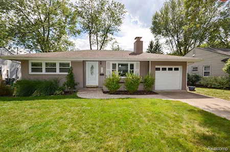 15593 Birwood Ave Beverly Hills Vlg, MI 48025