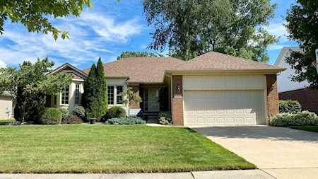 52656 W Hill Dr. Chesterfield, MI 48047