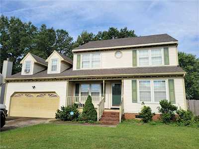 204 Knells Ridge Rd Chesapeake, VA 23320