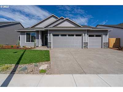 4305 E Willakenzie ST Newberg, OR 97132