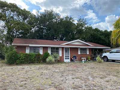 5546 Winkler Rd Fort Myers, FL 33919
