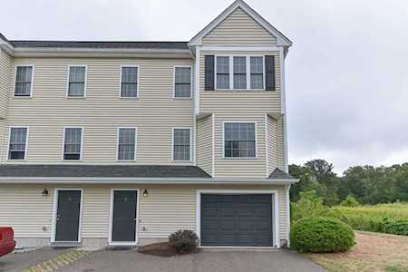 17 Messenger St #4 Plainville, MA 02762
