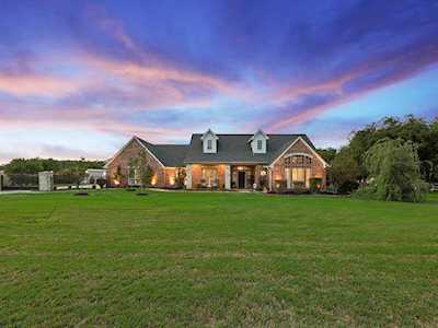 1812 Fairway Bend Drive Haslet, TX 76052