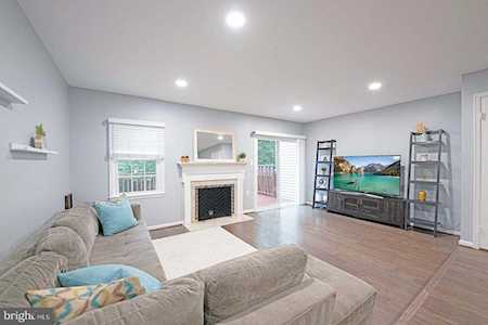 13917 Woods Run Ct Centreville, VA 20121
