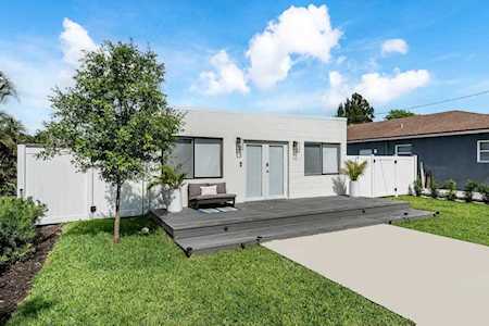 24 NW 13th Avenue Delray Beach, FL 33444