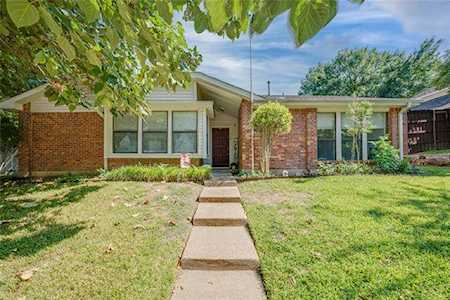418 Country View Lane Garland, TX 75043