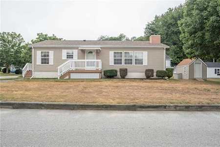15 Hummingbird Ln Tiverton, RI 02878