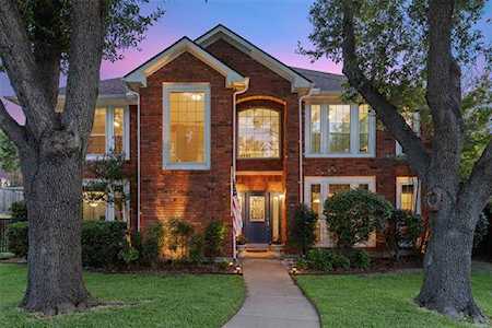 2004 Diamond Ridge Circle Carrollton, TX 75010