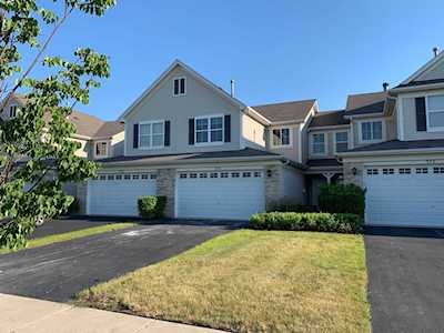 375 Chesapeake Ln #375 Oswego, IL 60543