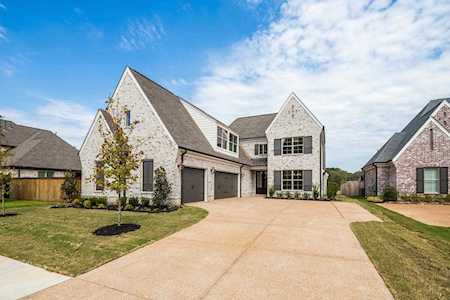 560 Saunders Creek Cir Rossville, TN 38066