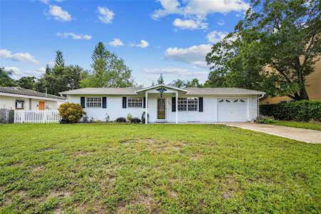 202 Twin Lake Dr Belleair Bluffs, FL 33770