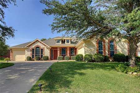 1429 Meadowlakes Drive Azle, TX 76020