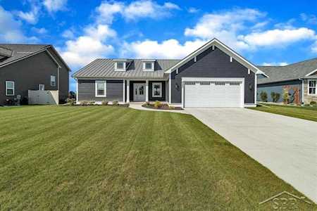 8583 Oakhill Drive Freeland, MI 48623