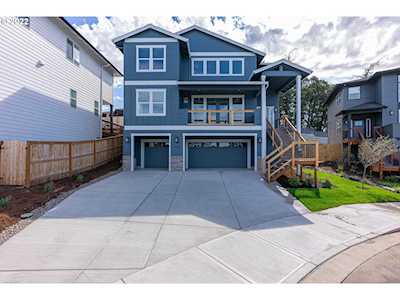 204 W Taylor CT Newberg, OR 97132