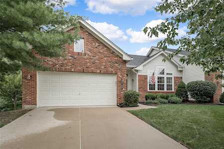 867 Waterford Villas Dr Lake St Louis, MO 63367