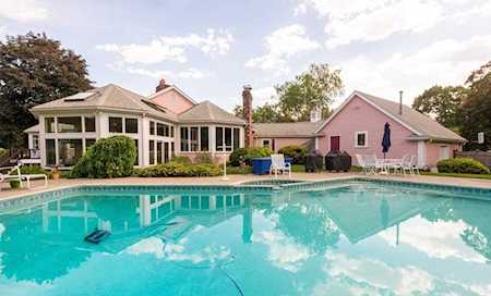 6 Yorkshire Dr Lynnfield, MA 01940