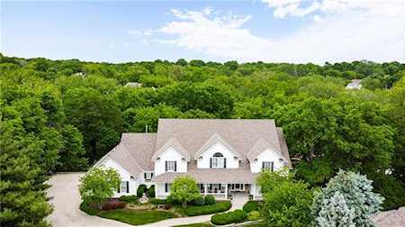 715 Westwoods Dr Liberty, MO 64068