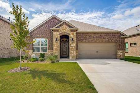 10804 Table Bluff Street Aubrey, TX 76227
