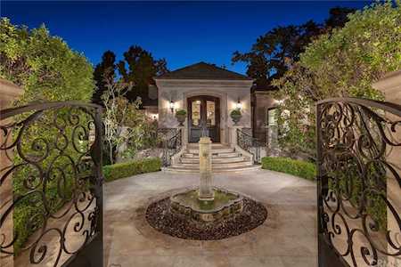 74 Hillcrest Ln Newport Beach, CA 92660