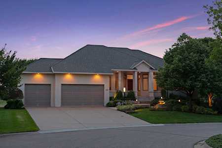 8719 Stratford Crossing Brooklyn Park, MN 55443