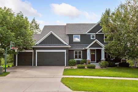 1690 Deephaven Drive Woodbury, MN 55129