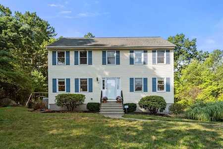 22 Magnolia Road North Reading, MA 01864
