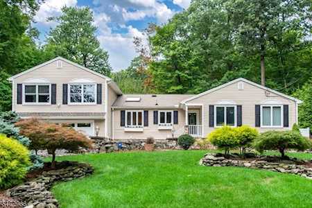 17 Virginia Rd Montville Twp., NJ 07045