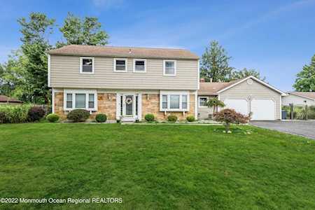 361 Taylors Mills Rd Manalapan, NJ 07726