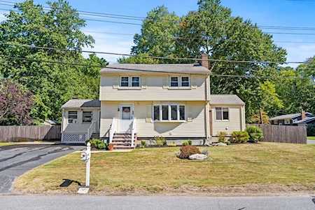 24 Wing Ter Burlington, MA 01803