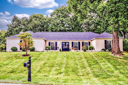 2900 Carlingford Dr Louisville, KY 40222