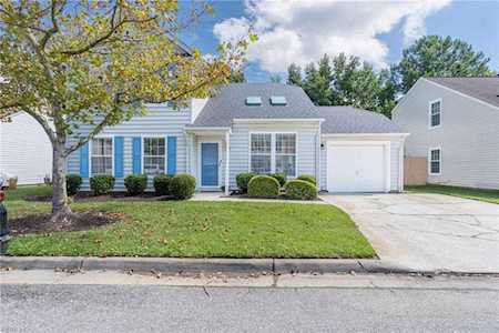 305 Oak Gate Dr Chesapeake, VA 23320