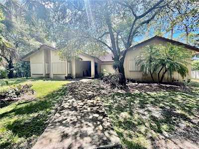 5945 NW 66th Ave Parkland, FL 33067