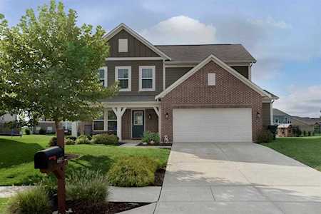 6411 Woodland Ln Mccordsville, IN 46055
