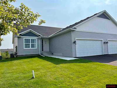 1039 Sakatah Ct Madison Lake, MN 56063
