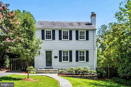 905 Madison St N Arlington, VA 22205