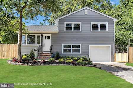 308 Arrowhead Park Dr Brick, NJ 08724